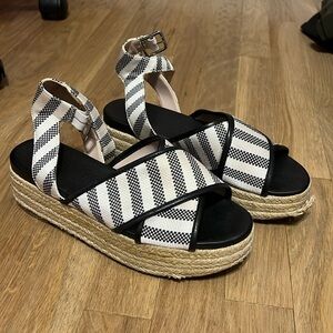 Nine West 7.5 platform sandals